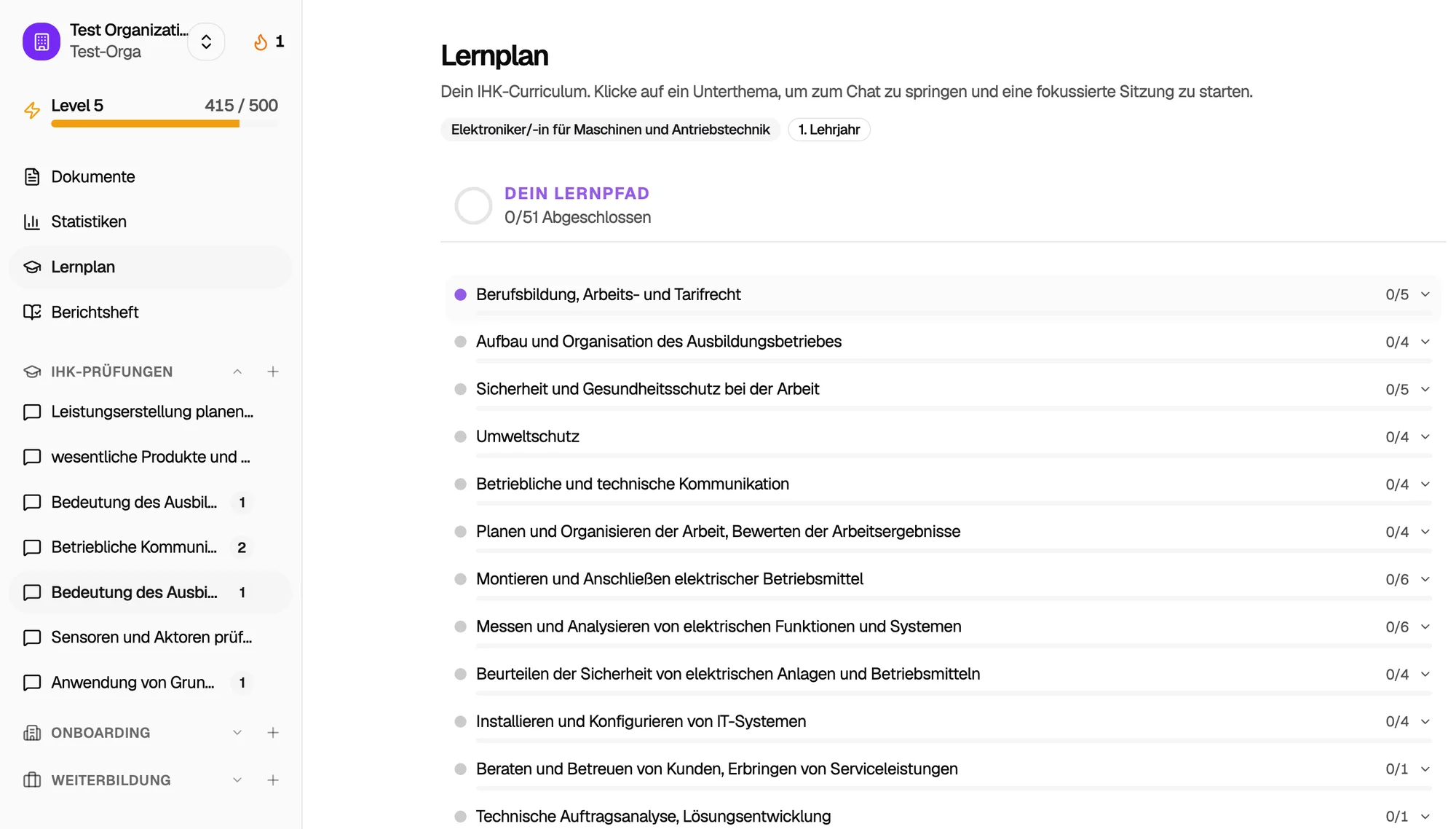 Lernplan in LearnSlice für Elektroniker für Maschinen und Antriebstechnik, 1. Lehrjahr: Themen aus dem Ausbildungsrahmenplan wie Montieren und Anschließen elektrischer Betriebsmittel, jeweils mit Fortschritt